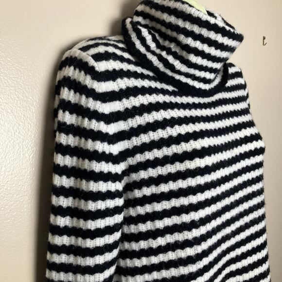 Banana Republic Filpucci Italian Black/White Striped Wool Blend Sweater Size M - Picture 9 of 12